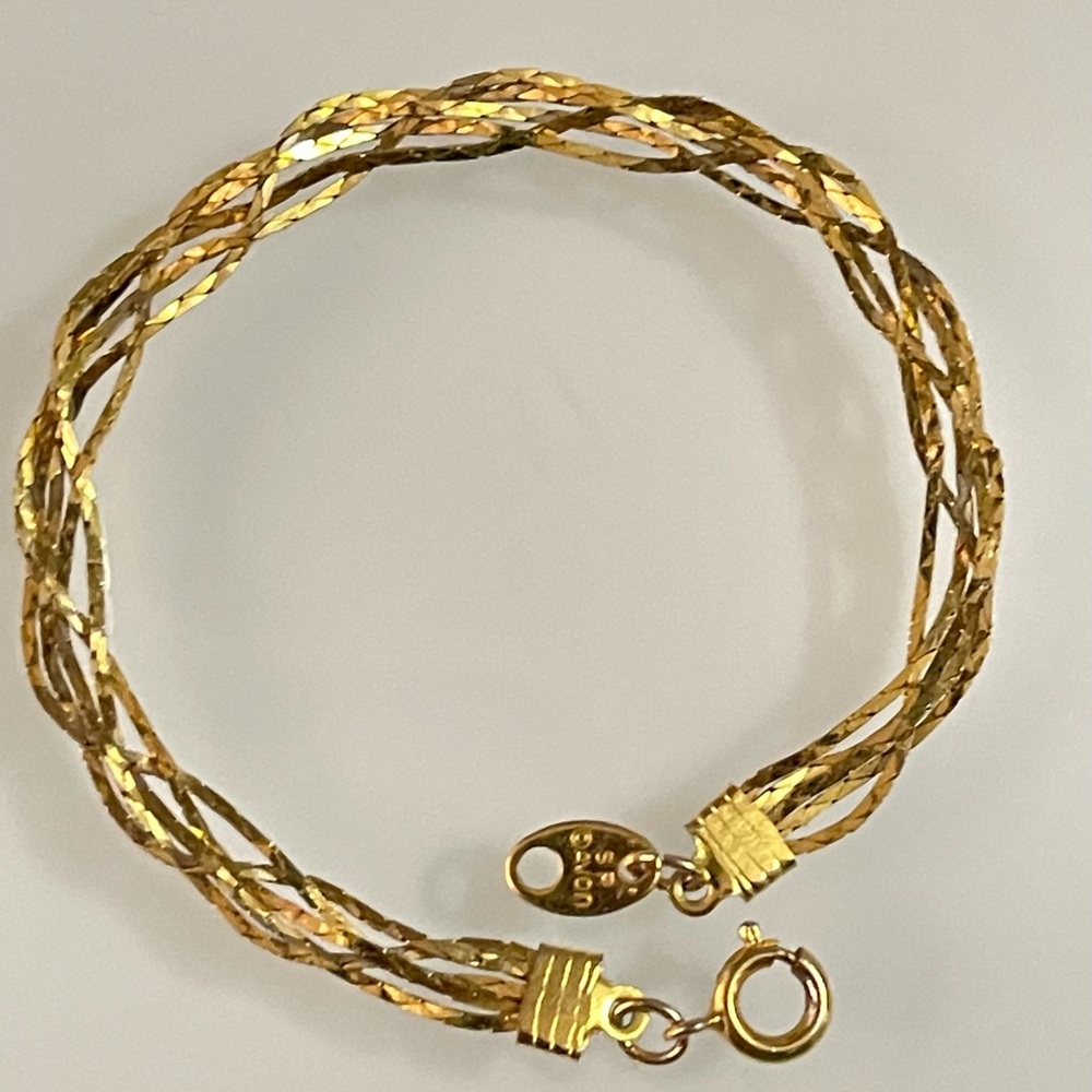 Vintage Avon  gold tone braid bracelet